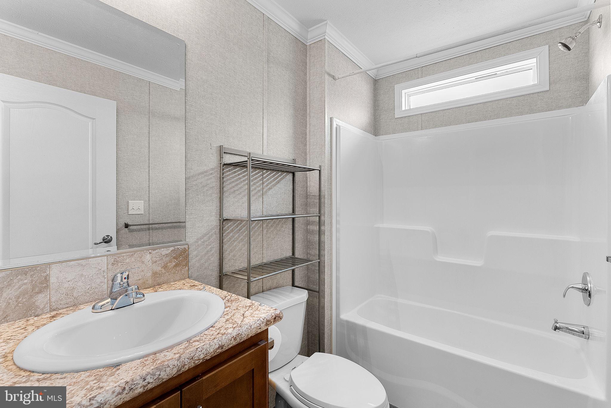 REGENCY LAKES - Residential