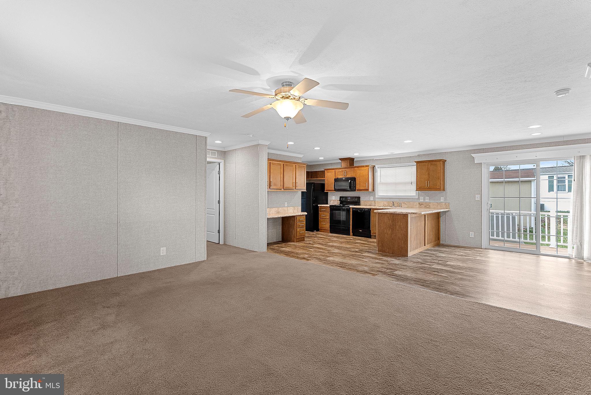 REGENCY LAKES - Residential