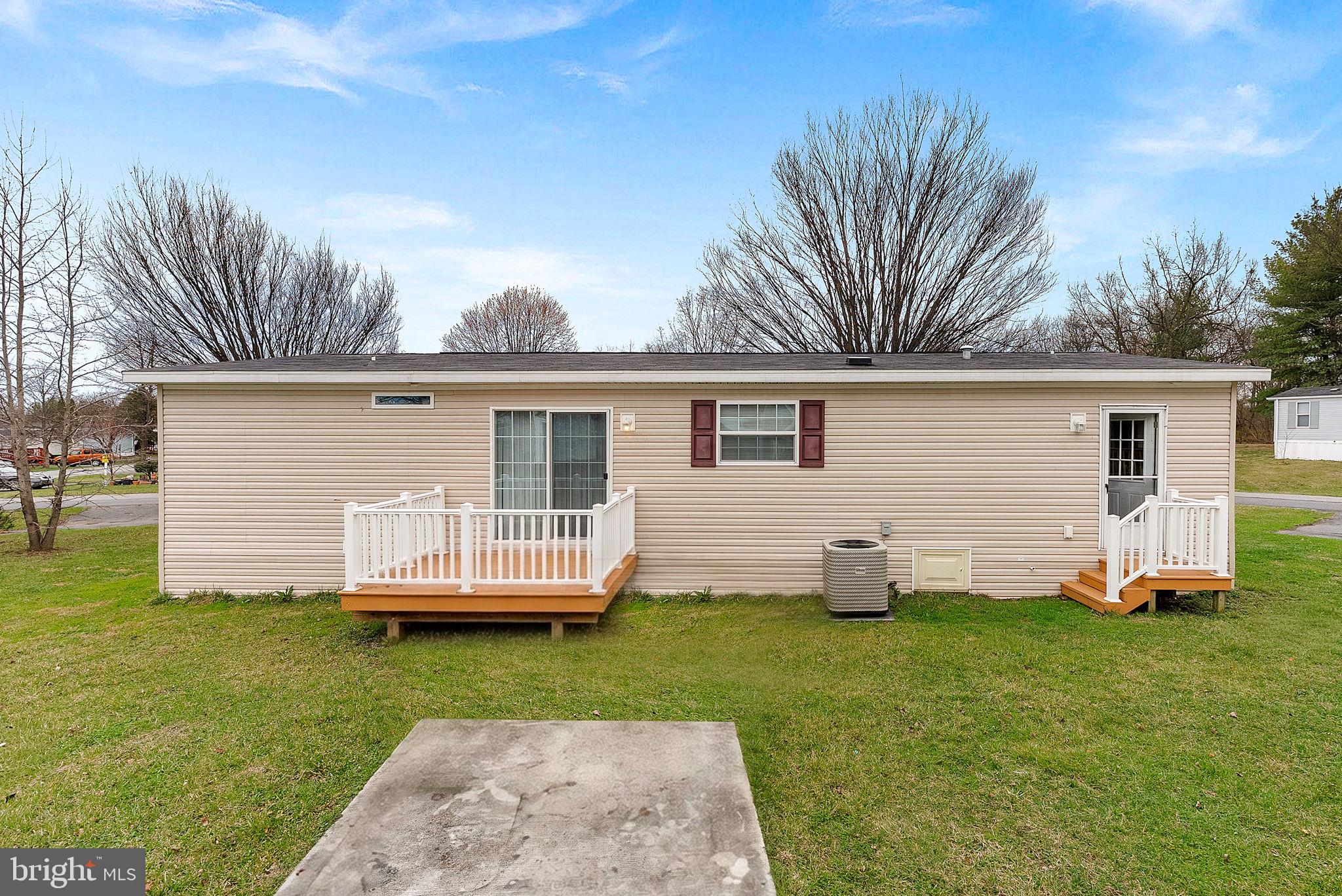 REGENCY LAKES - Residential