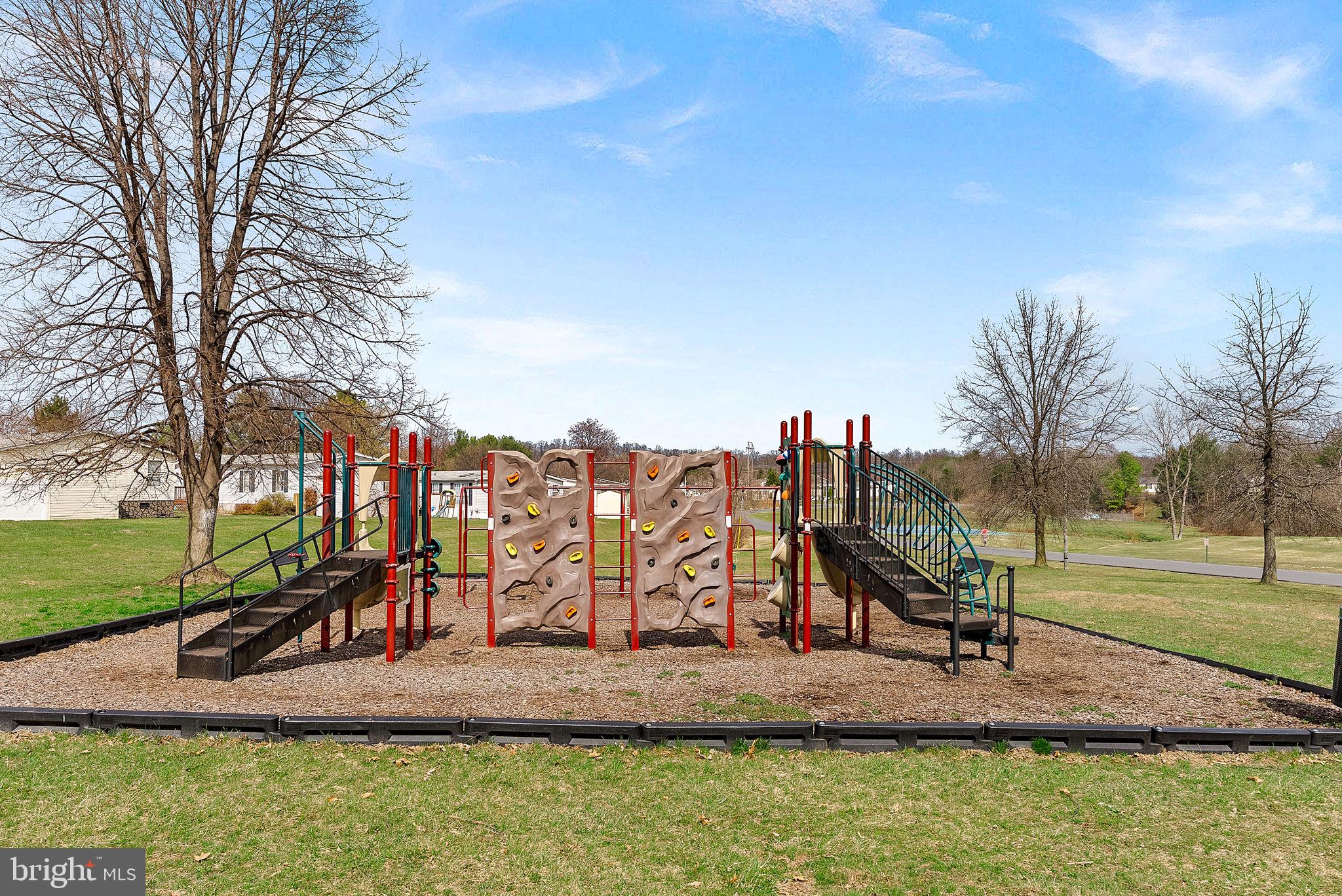 REGENCY LAKES - Residential