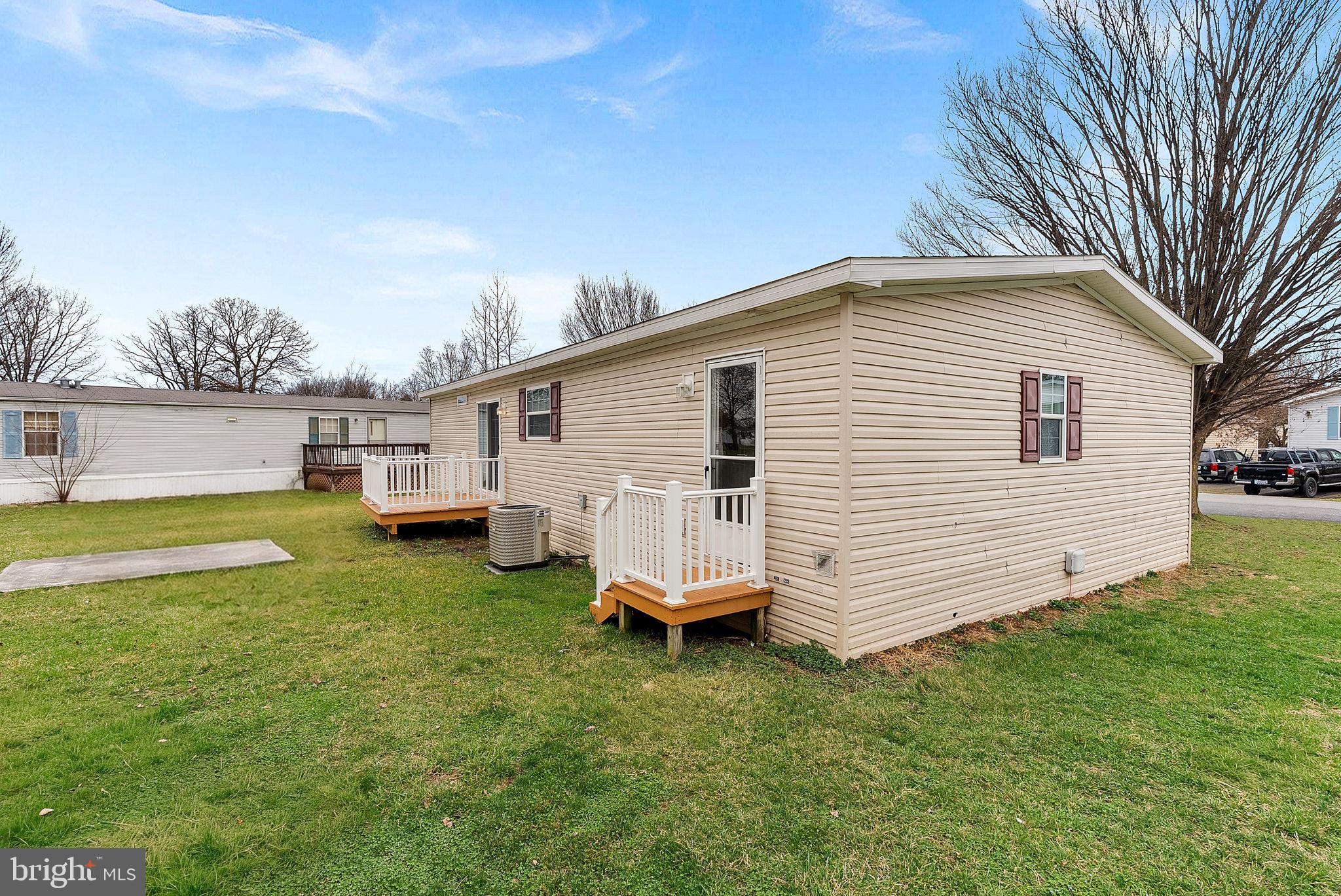 REGENCY LAKES - Residential