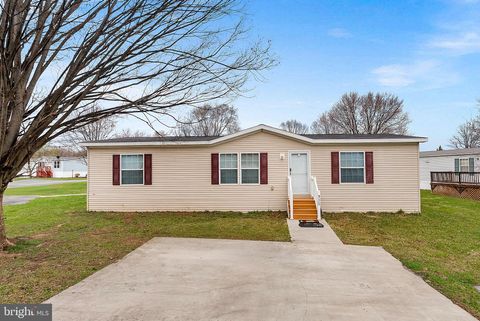 Mobile Home For Sale - 135 Gregory Place<br/> Frederick County, WINCHESTER, VA 22603