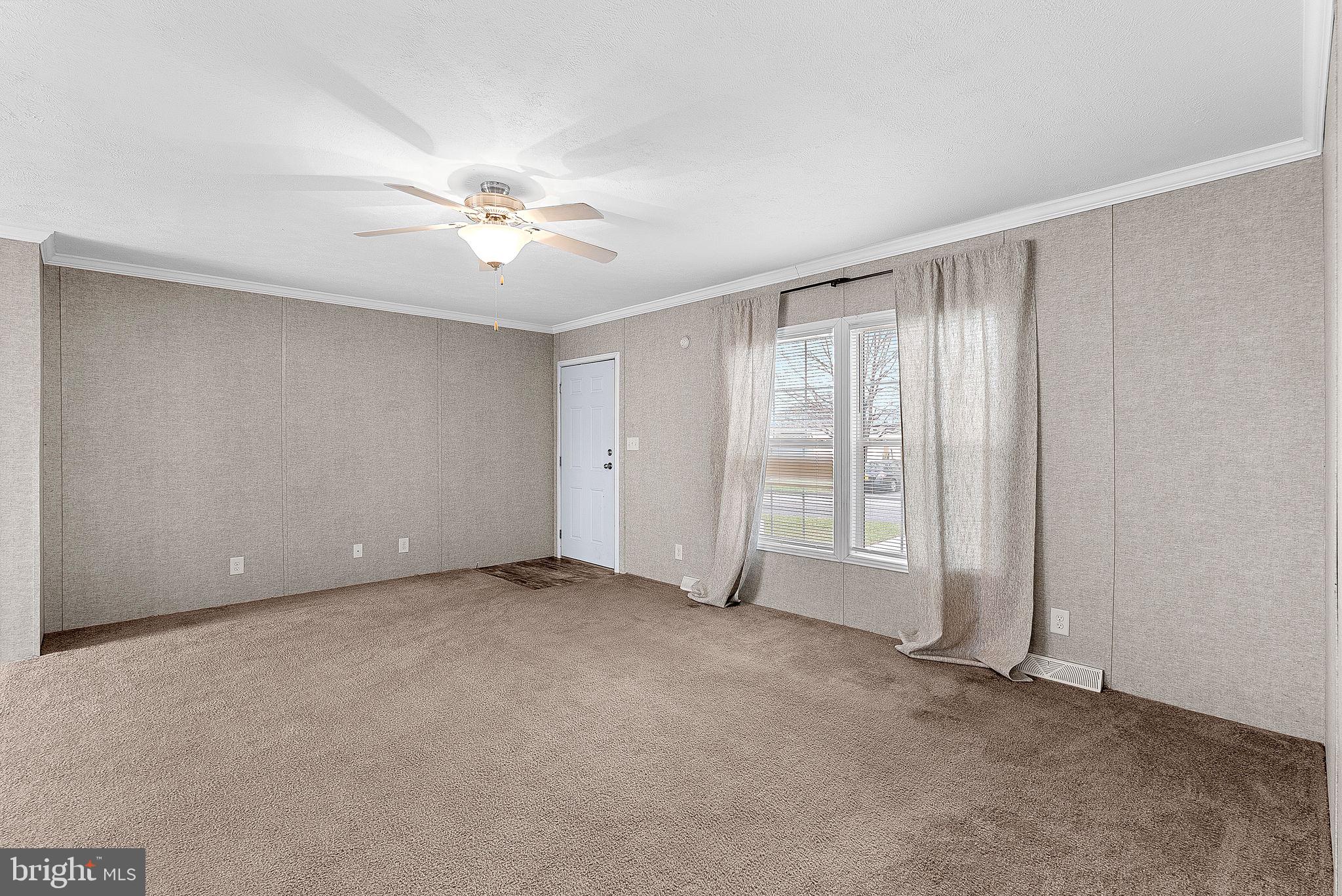 REGENCY LAKES - Residential