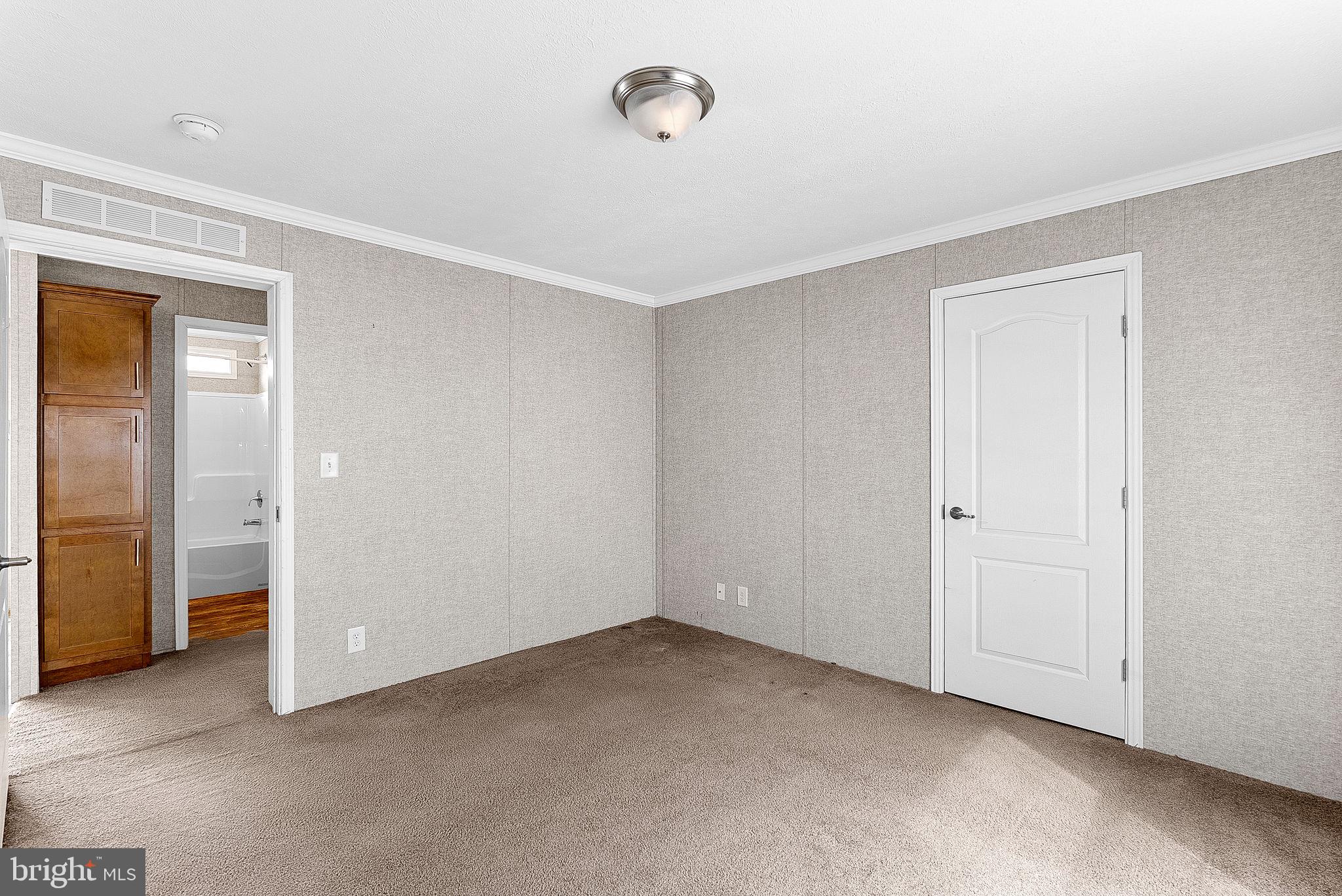 REGENCY LAKES - Residential