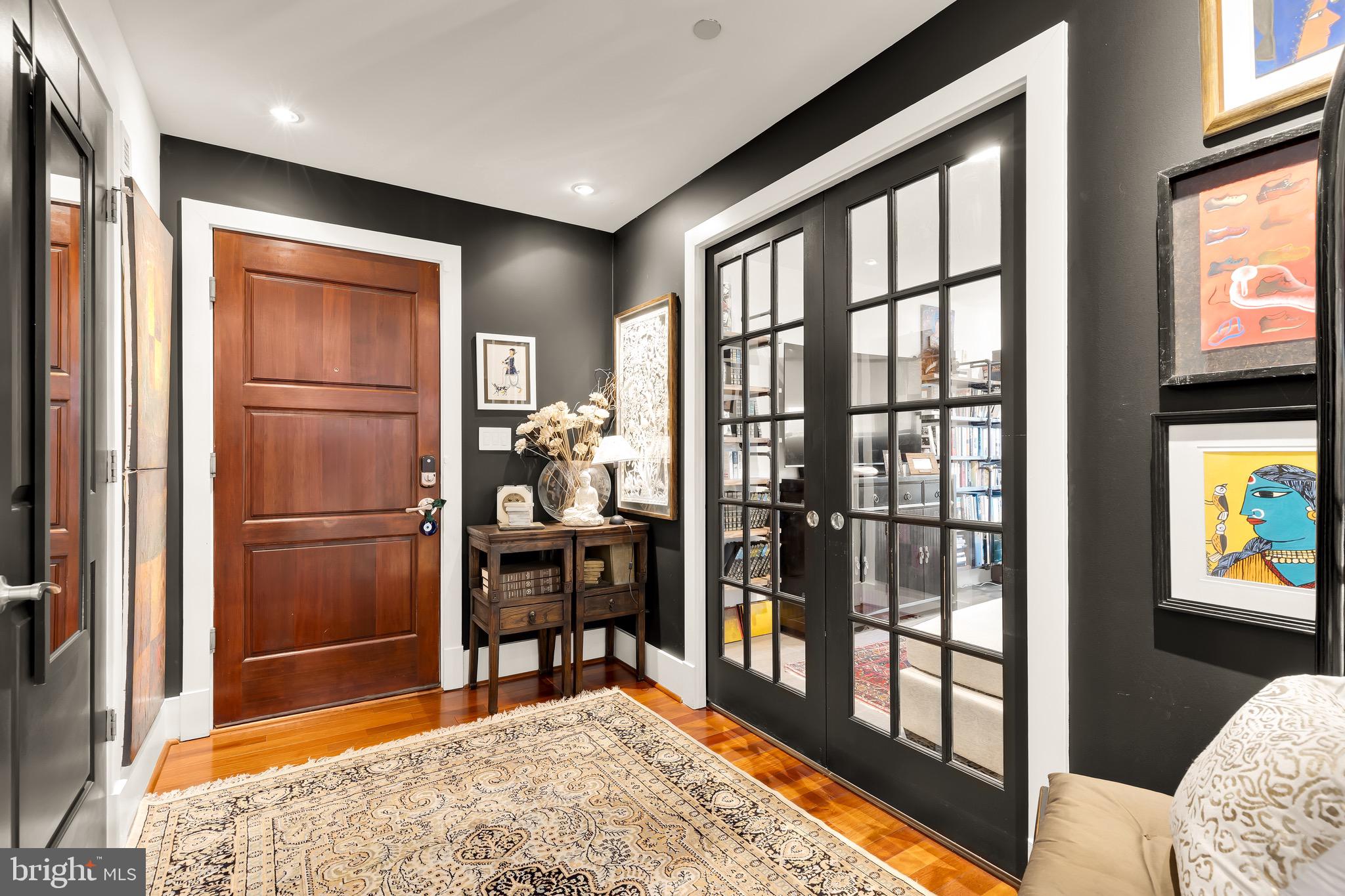 1615 N QUEEN STREET M202