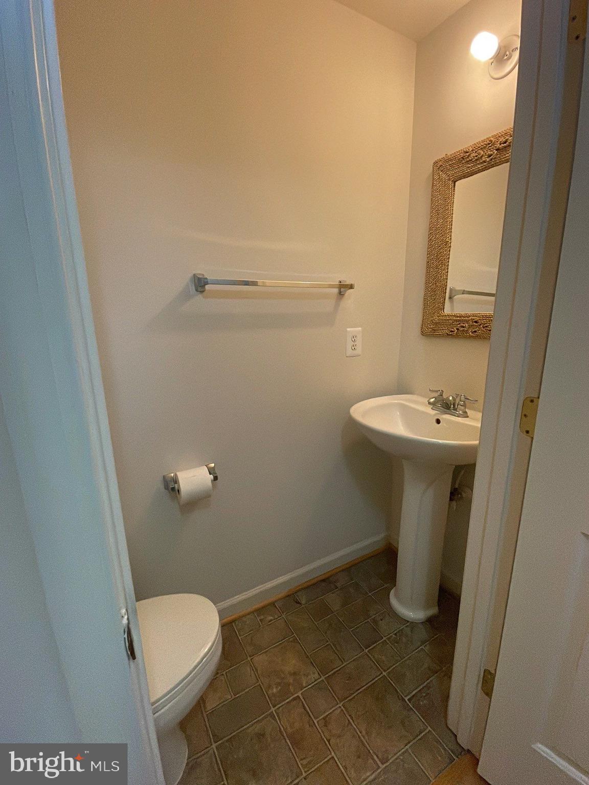 RIVERSIDE STATION - Residential Lease