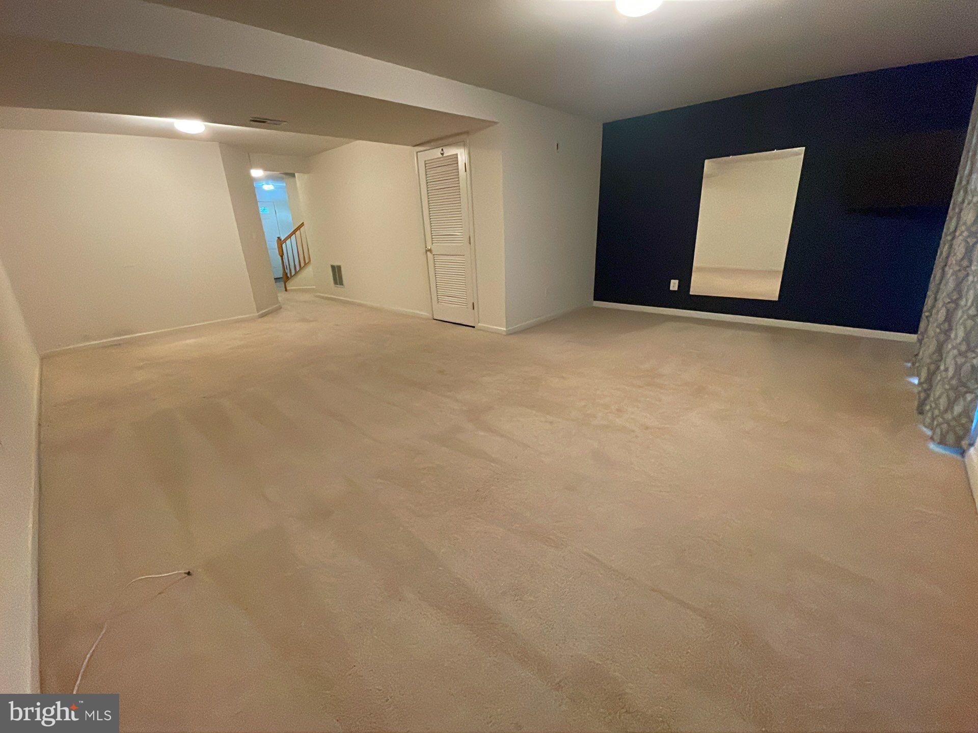 RIVERSIDE STATION - Residential Lease