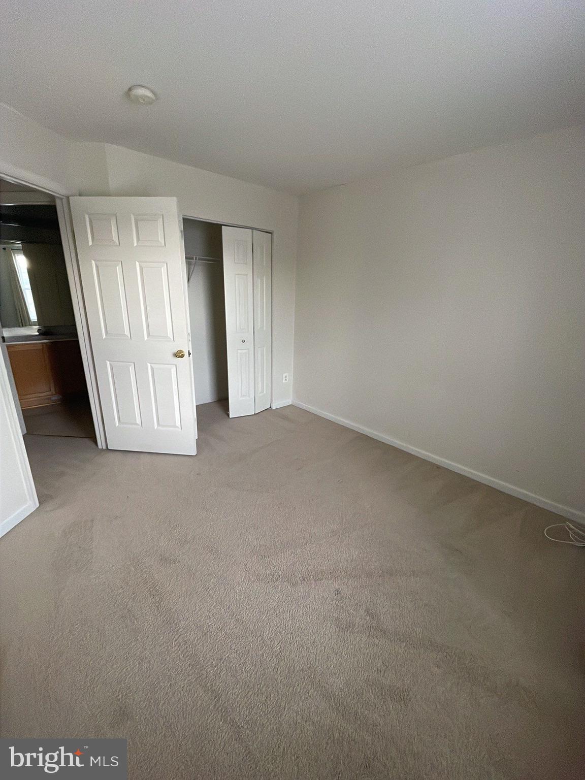 RIVERSIDE STATION - Residential Lease