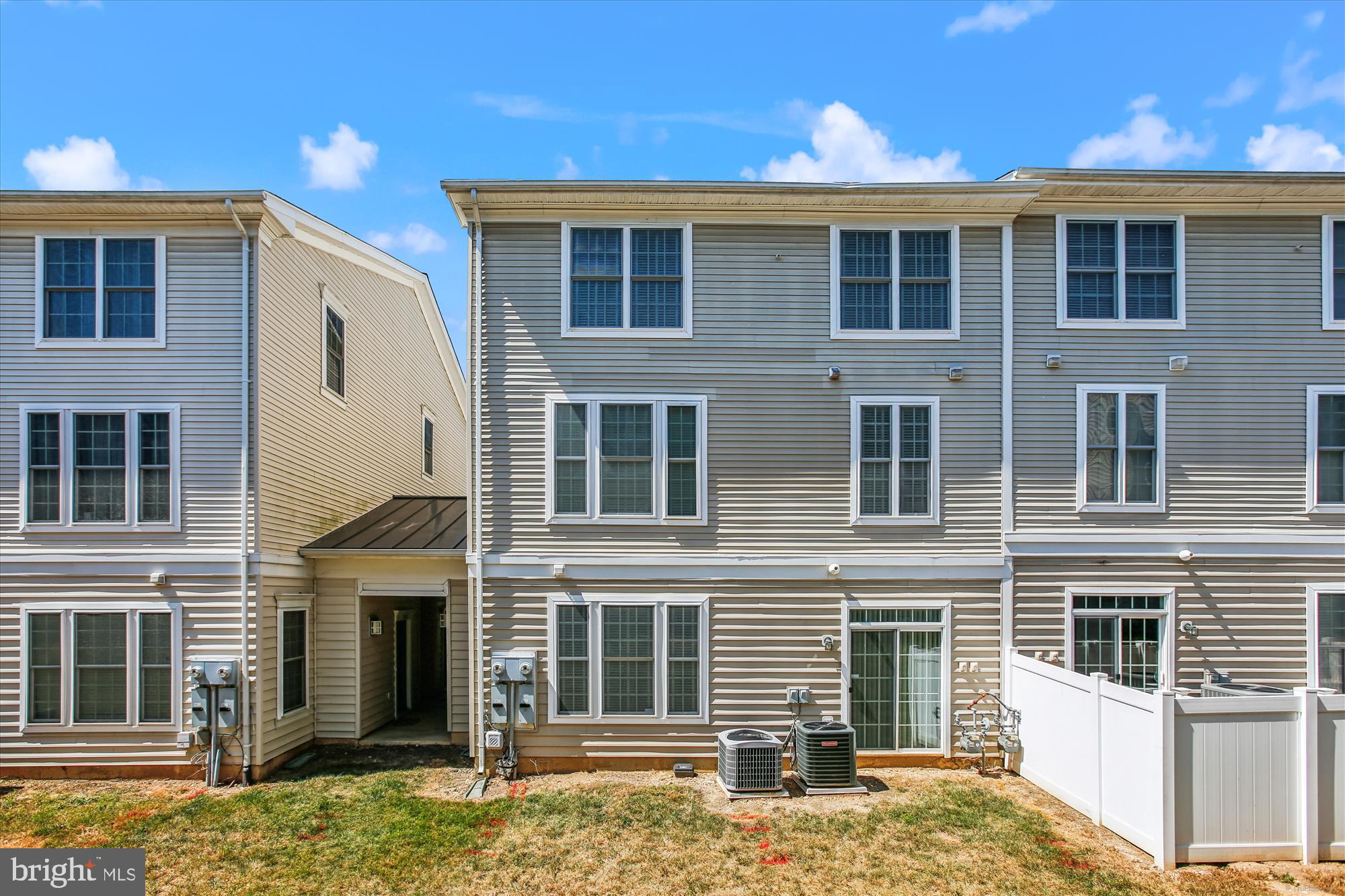 GROVETON WOODS - Residential Lease