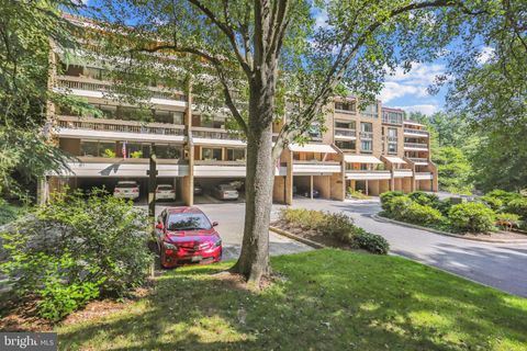 Photo of 4974 Sentinel Drive #13-103, BETHESDA, MD 20816 (MLS # MDMC2202956)