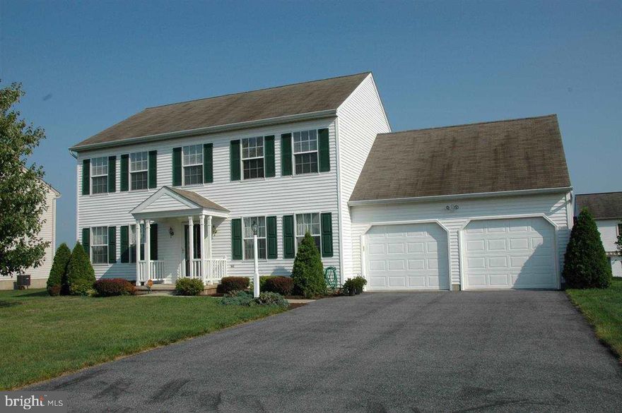 You'll love everything about this meticulously cared for home in Ashley Farms. Great kitchen w/island and new countertops, large family room w/gas fireplace, 4BR, 2nd floor laundry, patio w/retractable awning, 2-car garage and much more. Move in ready! Home is perfect inside and out! Township park is across the street.