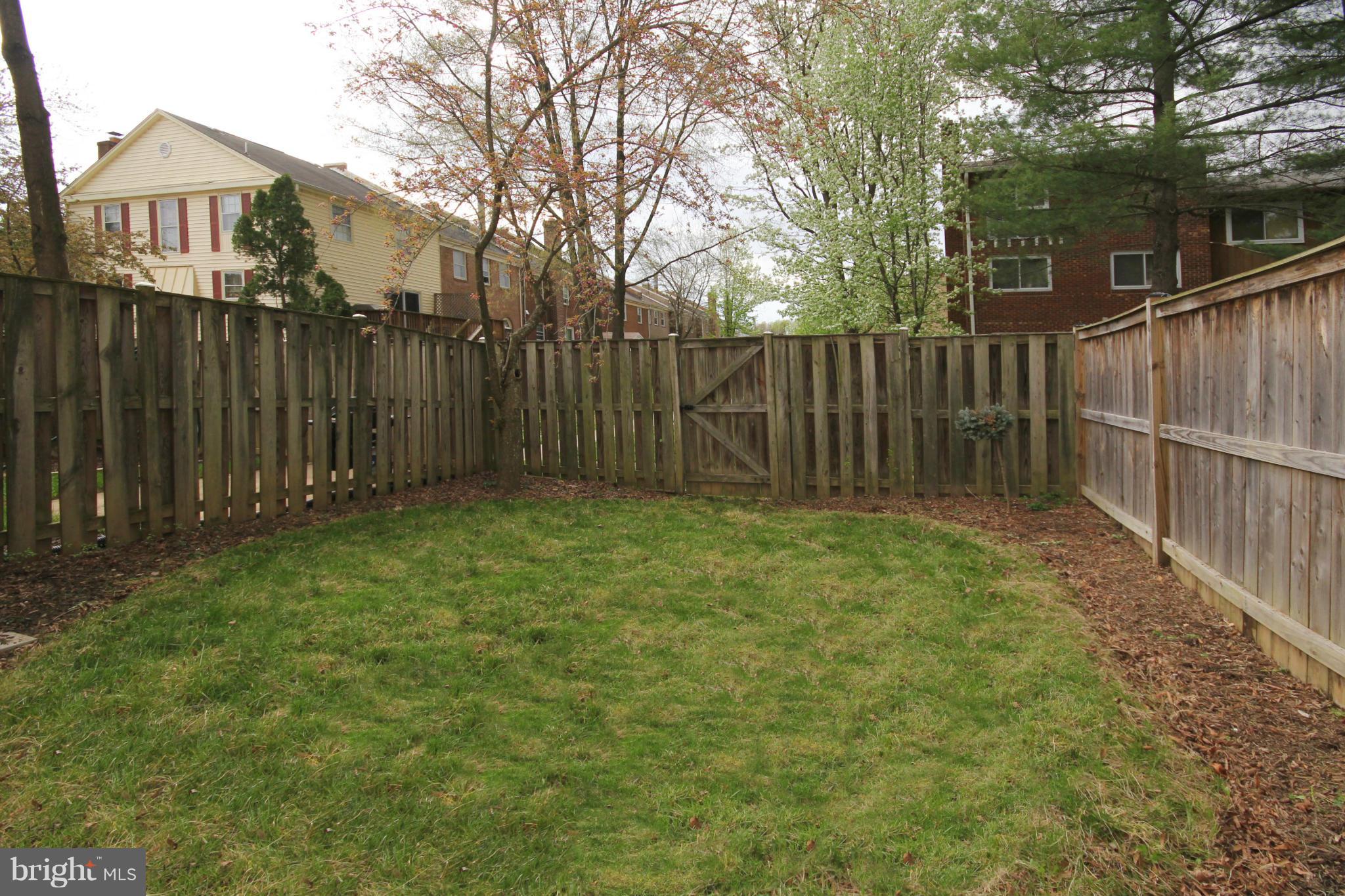 SARATOGA TOWNHOUSES - Residential