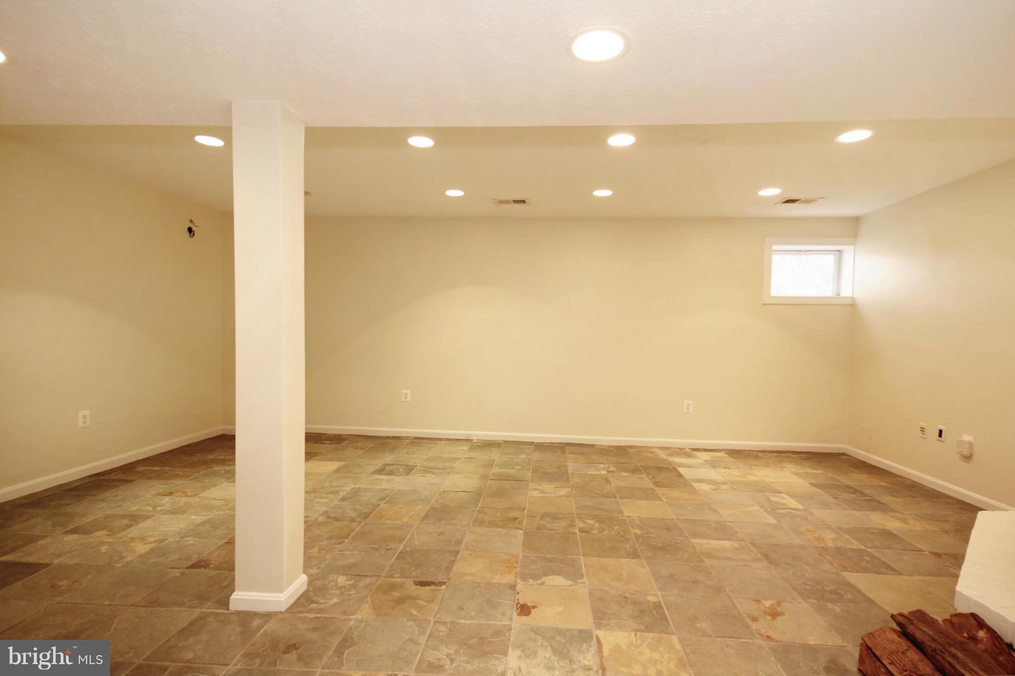 SARATOGA TOWNHOUSES - Residential