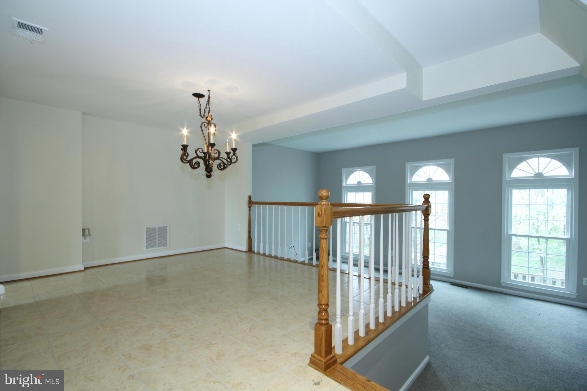 SARATOGA TOWNHOUSES - Residential