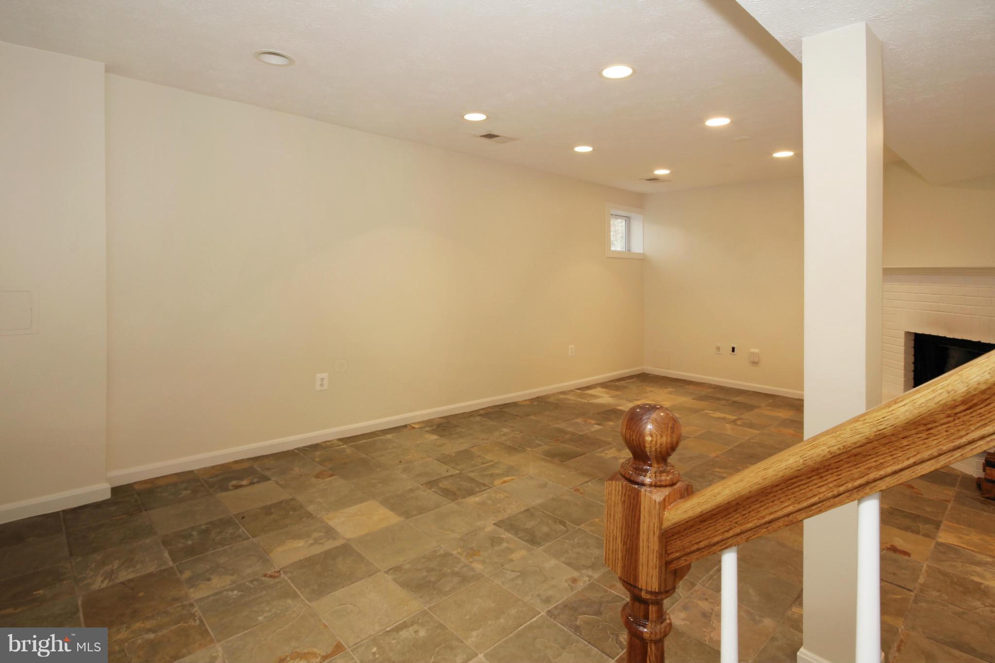 SARATOGA TOWNHOUSES - Residential