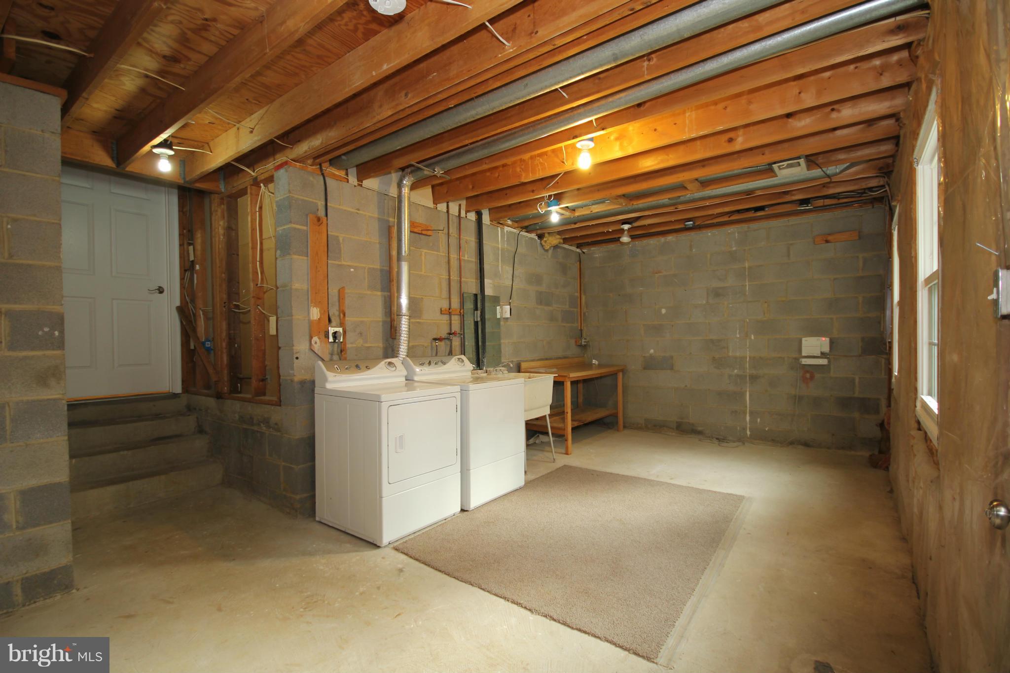 SARATOGA TOWNHOUSES - Residential