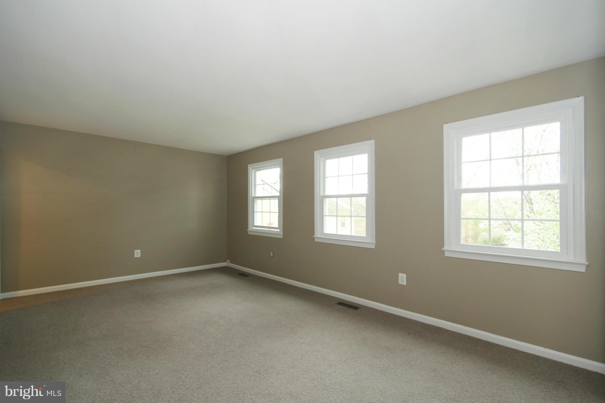 SARATOGA TOWNHOUSES - Residential