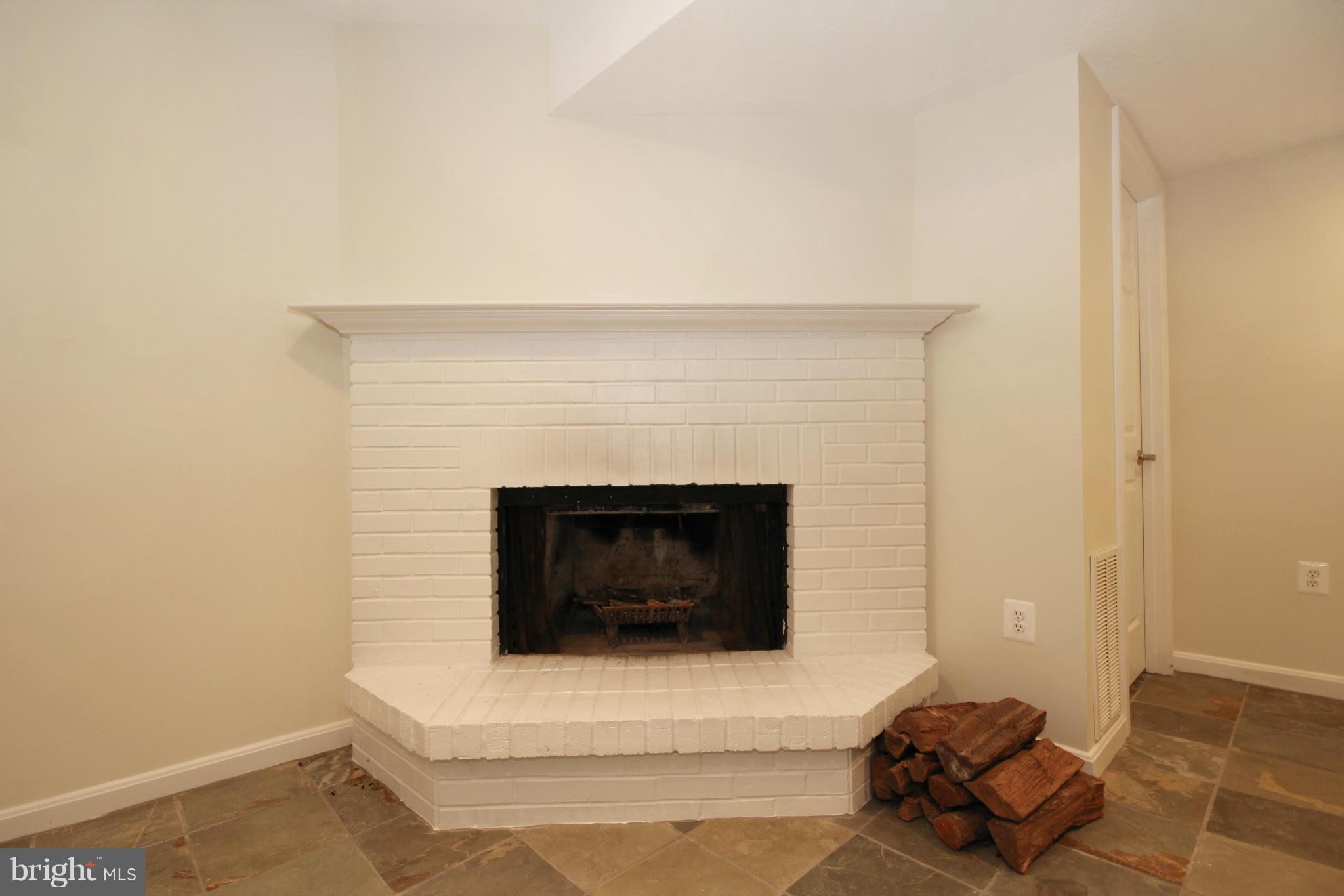 SARATOGA TOWNHOUSES - Residential