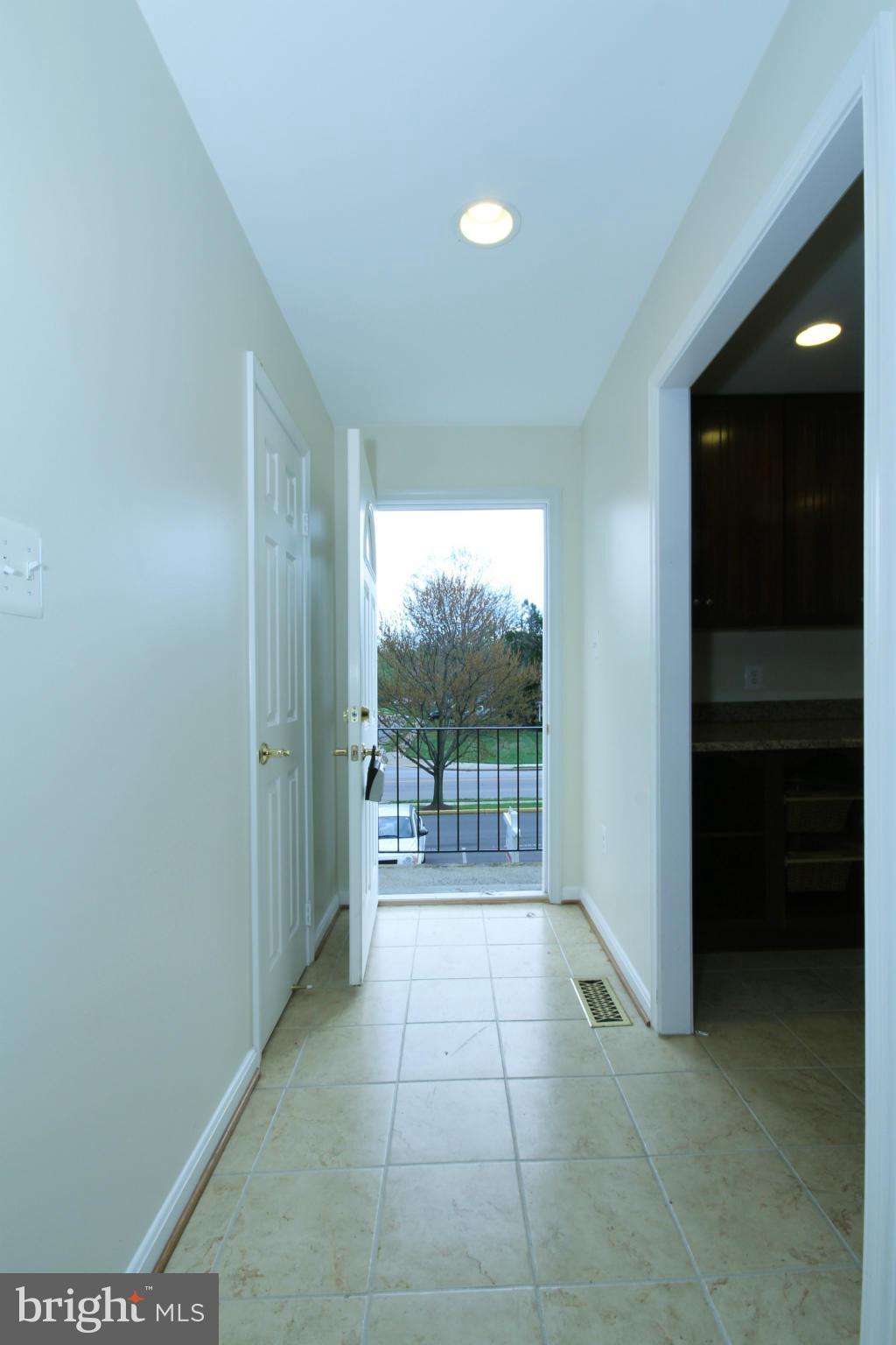 SARATOGA TOWNHOUSES - Residential