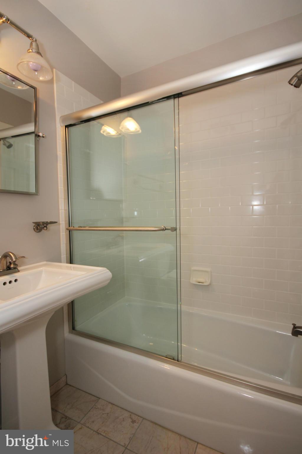 SARATOGA TOWNHOUSES - Residential