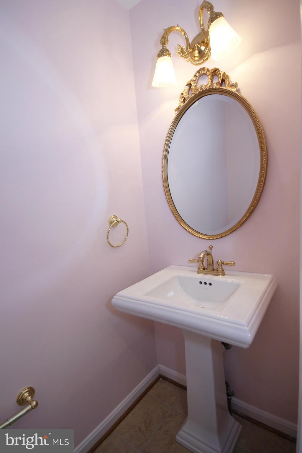 SARATOGA TOWNHOUSES - Residential