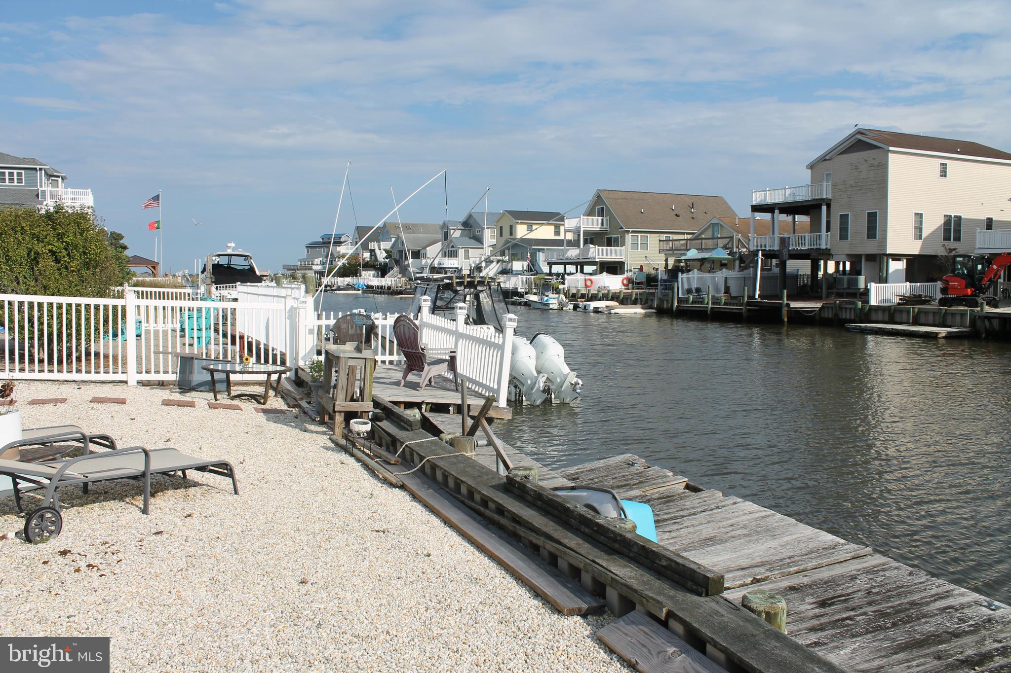 MYSTIC ISLAND - Residential