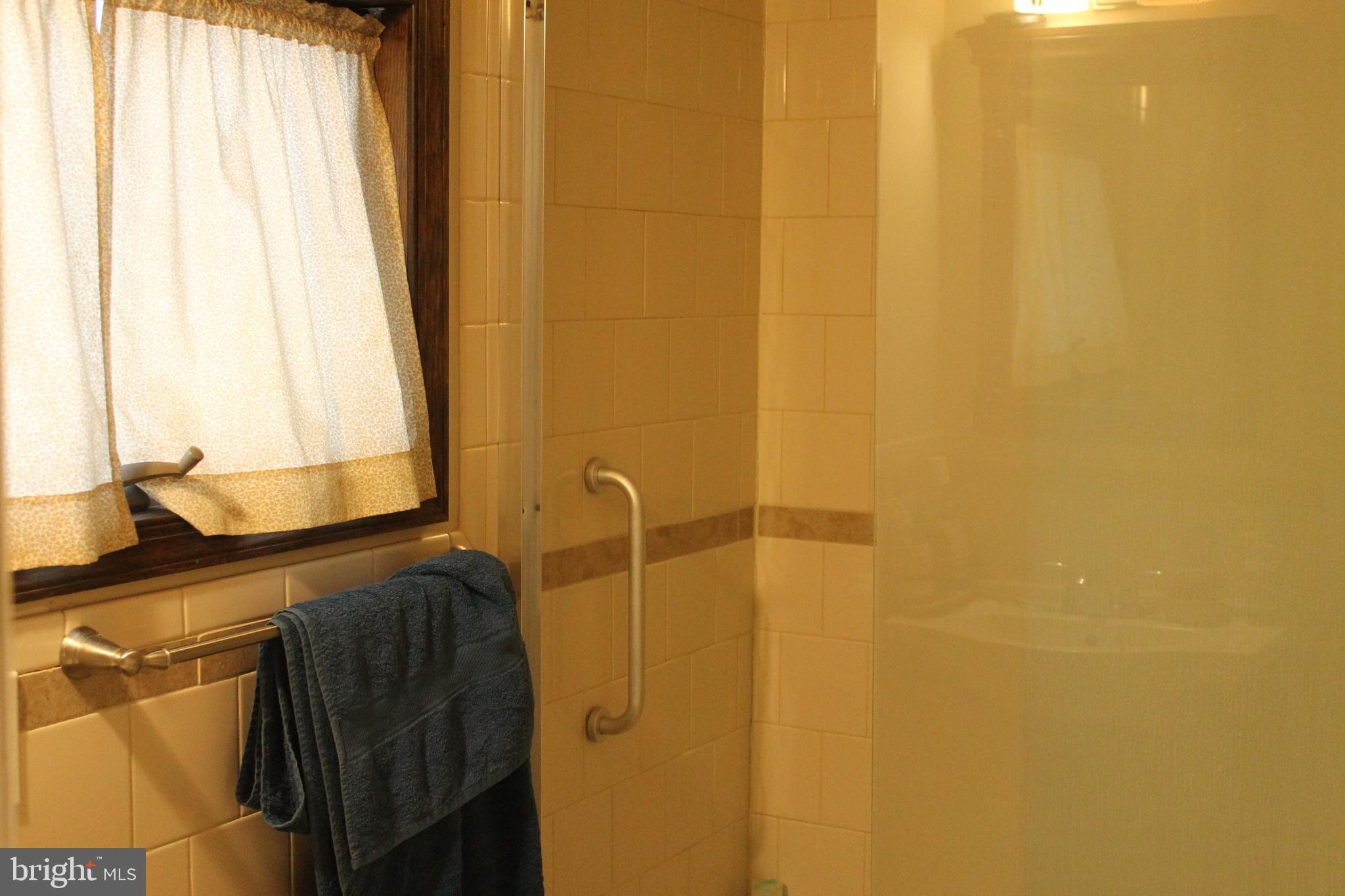 MYSTIC ISLAND - Residential