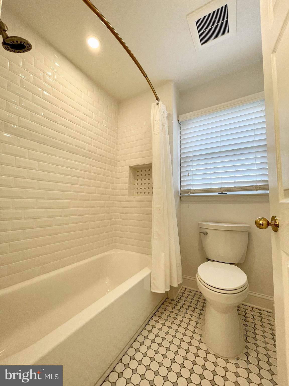 CASCADES - Residential Lease