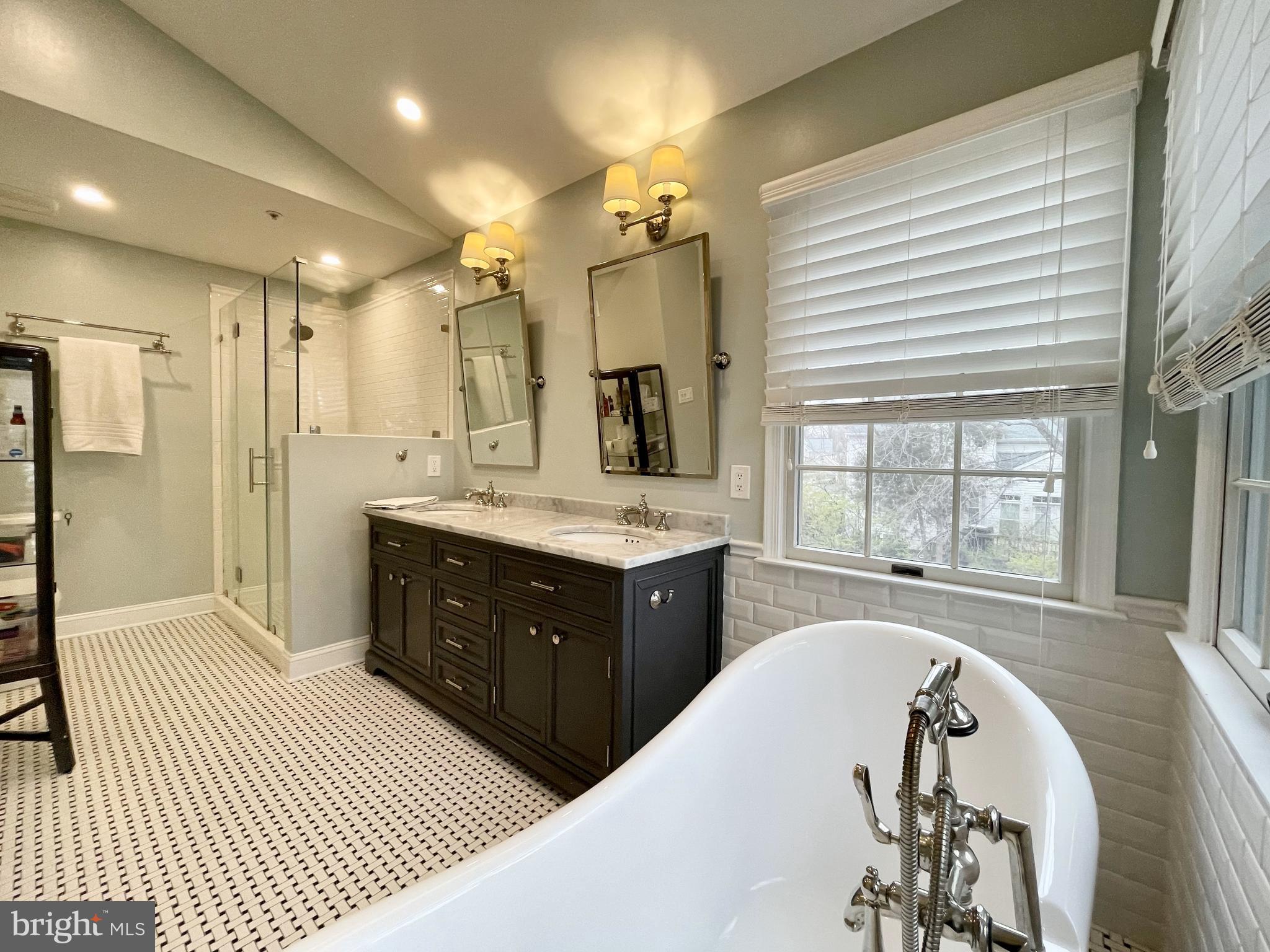 CASCADES - Residential Lease