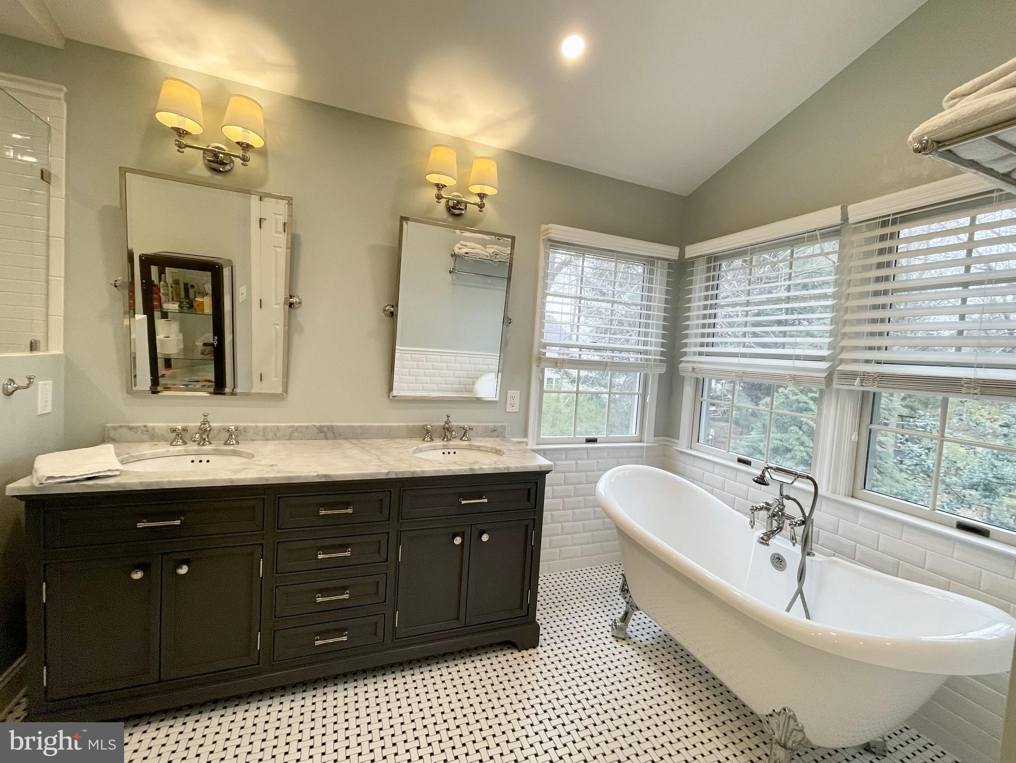 CASCADES - Residential Lease