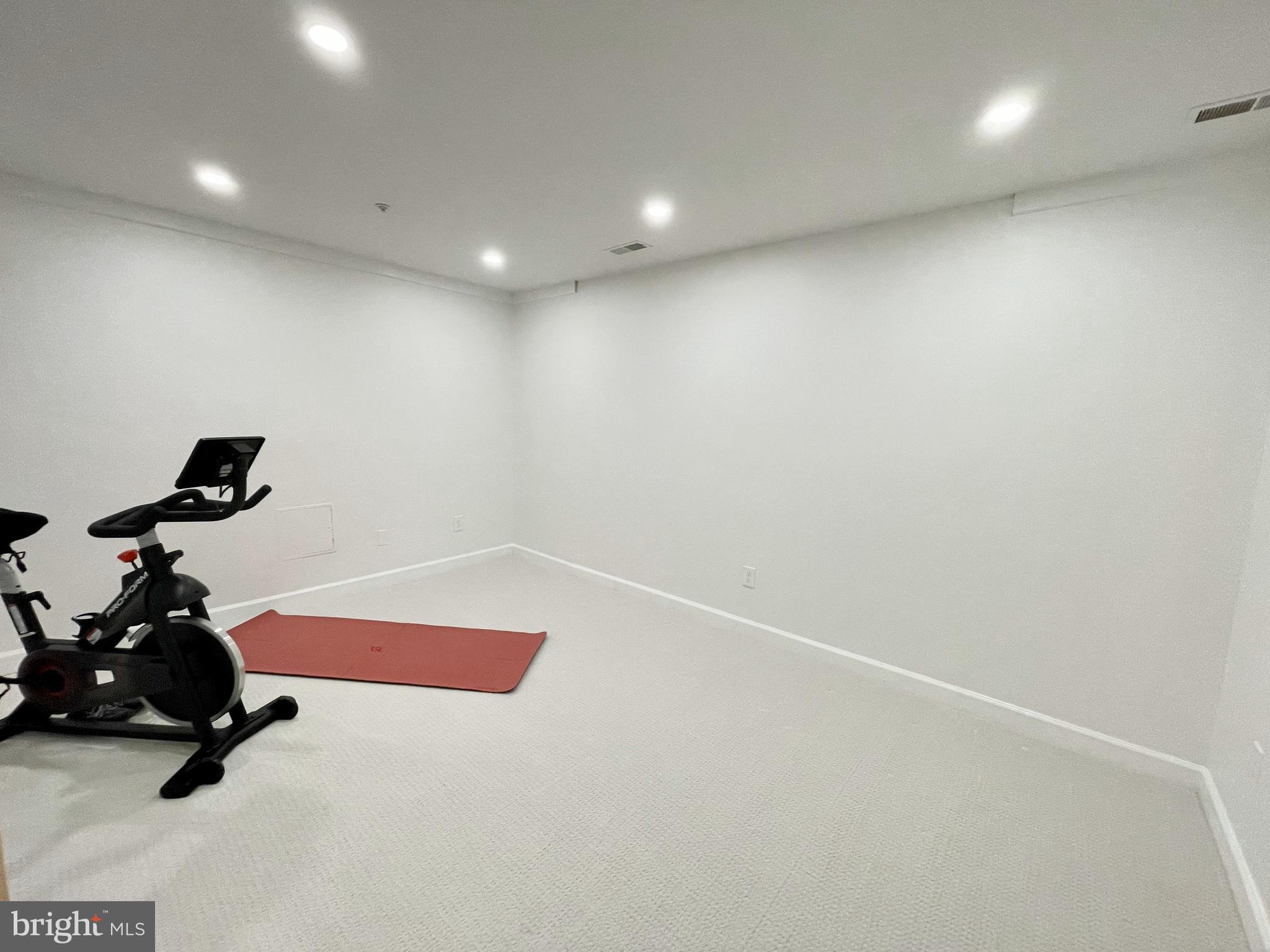 CASCADES - Residential Lease