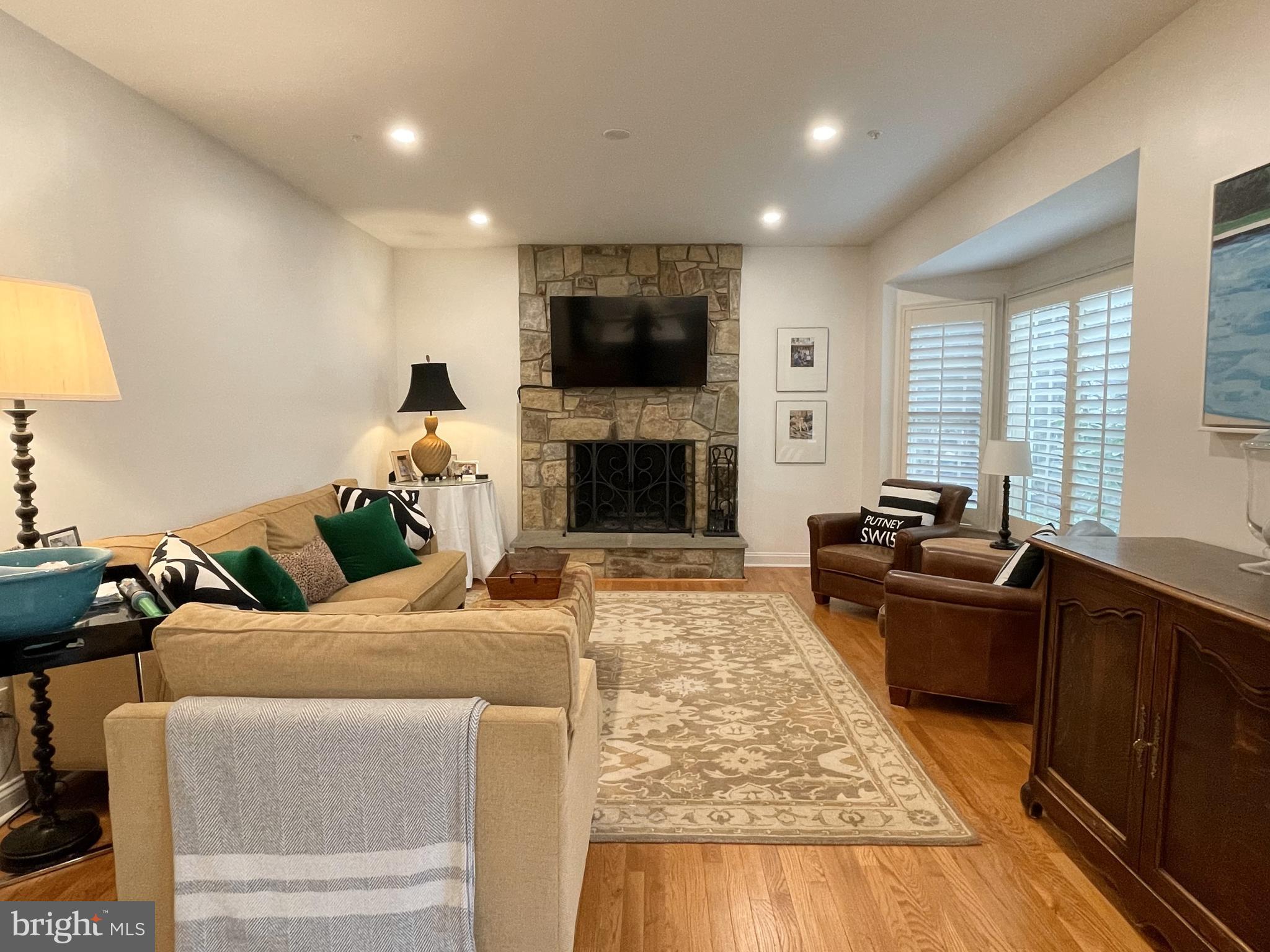 CASCADES - Residential Lease