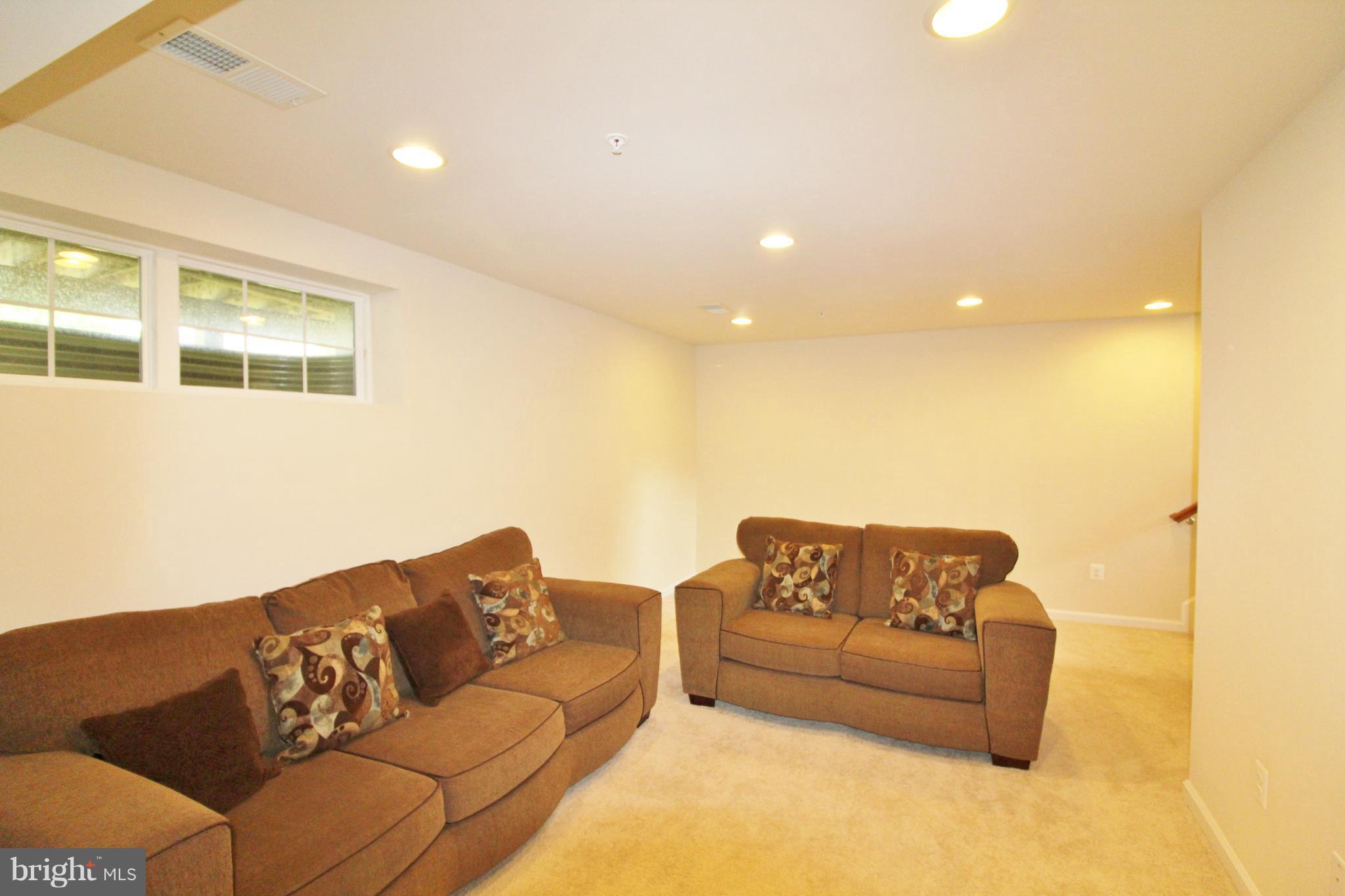 FIELDSTONE FARM - Residential Lease