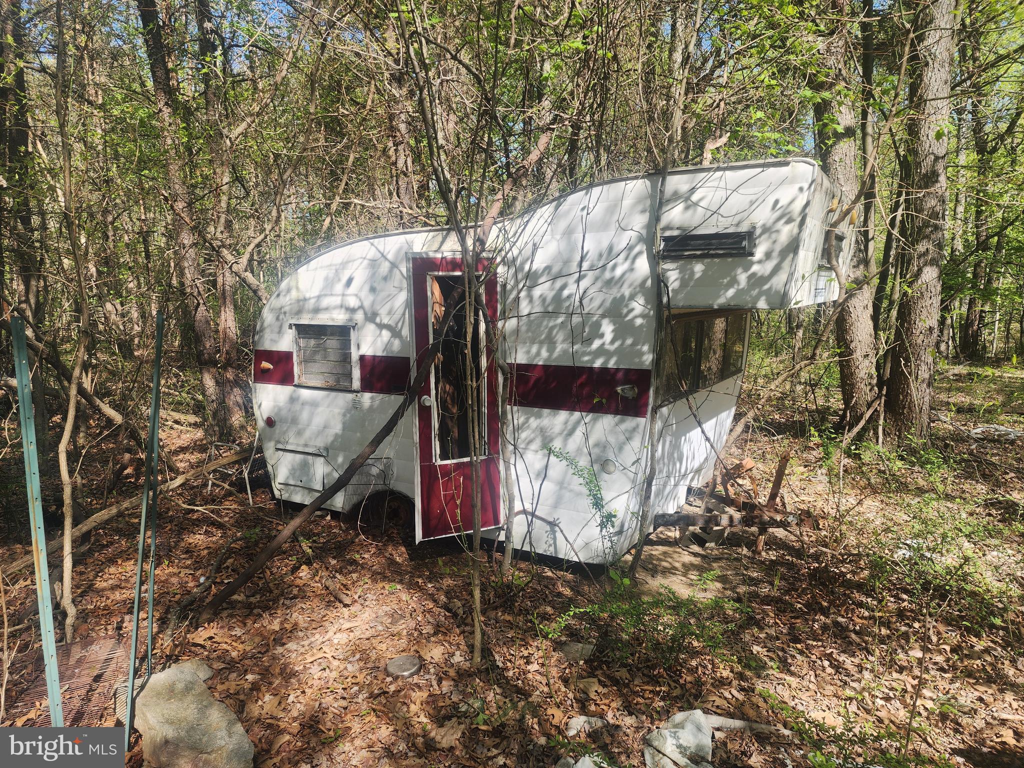 SPRING GAP MOUNTAIN - Land