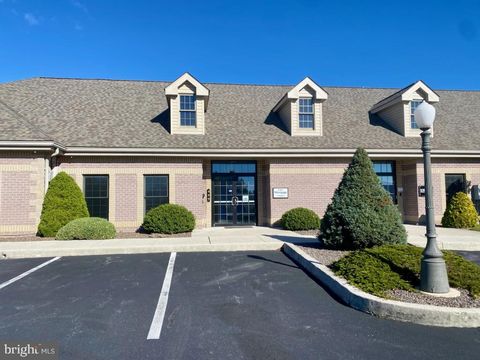 Photo of 409 Phoenix Dr, CHAMBERSBURG, PA 17201 (MLS # PAFL2032112)