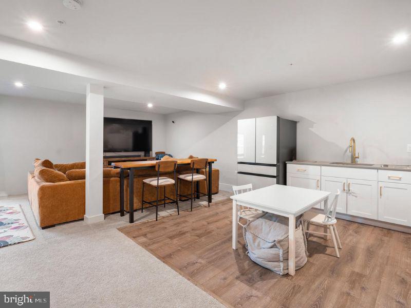 TIMOTHY BRANCH SINGLES - Residential