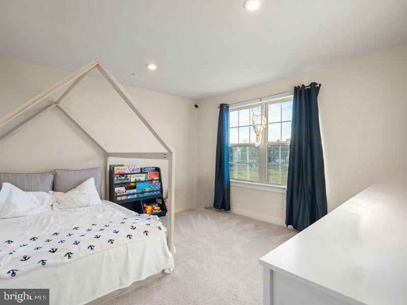 TIMOTHY BRANCH SINGLES - Residential