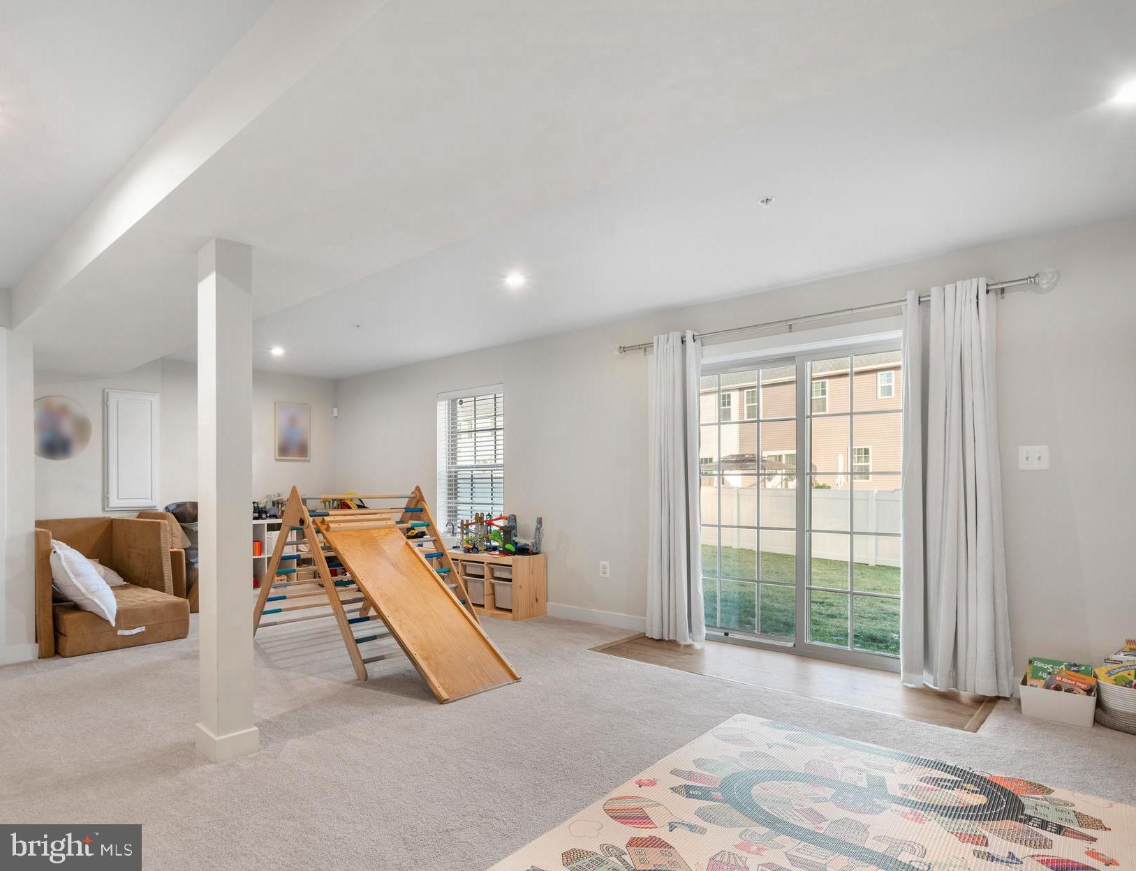 TIMOTHY BRANCH SINGLES - Residential