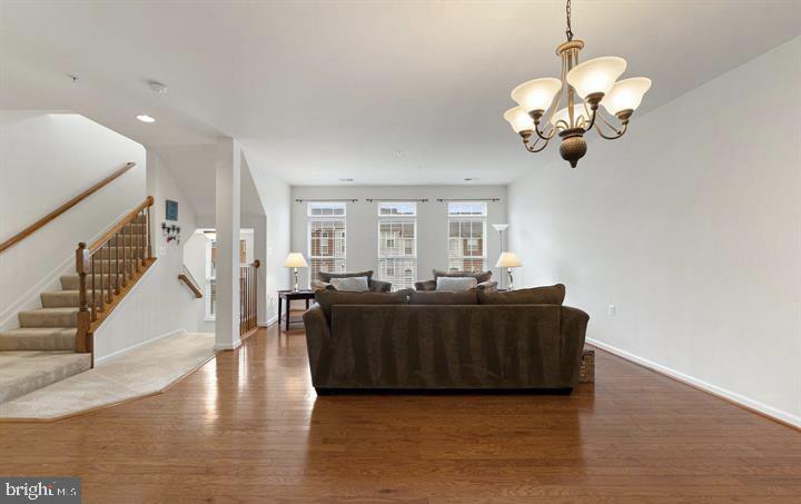 MARKET CENTER CONDOMINIUM - Residential Lease