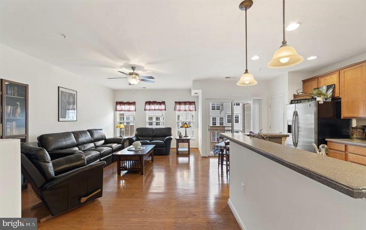 MARKET CENTER CONDOMINIUM - Residential Lease