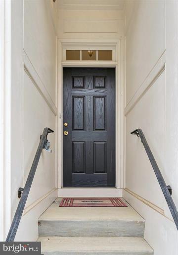 MARKET CENTER CONDOMINIUM - Residential Lease