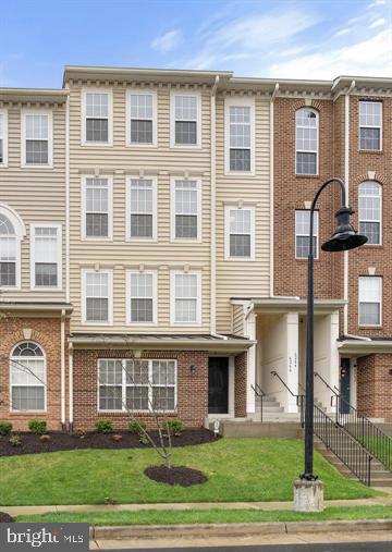 MARKET CENTER CONDOMINIUM - Residential Lease