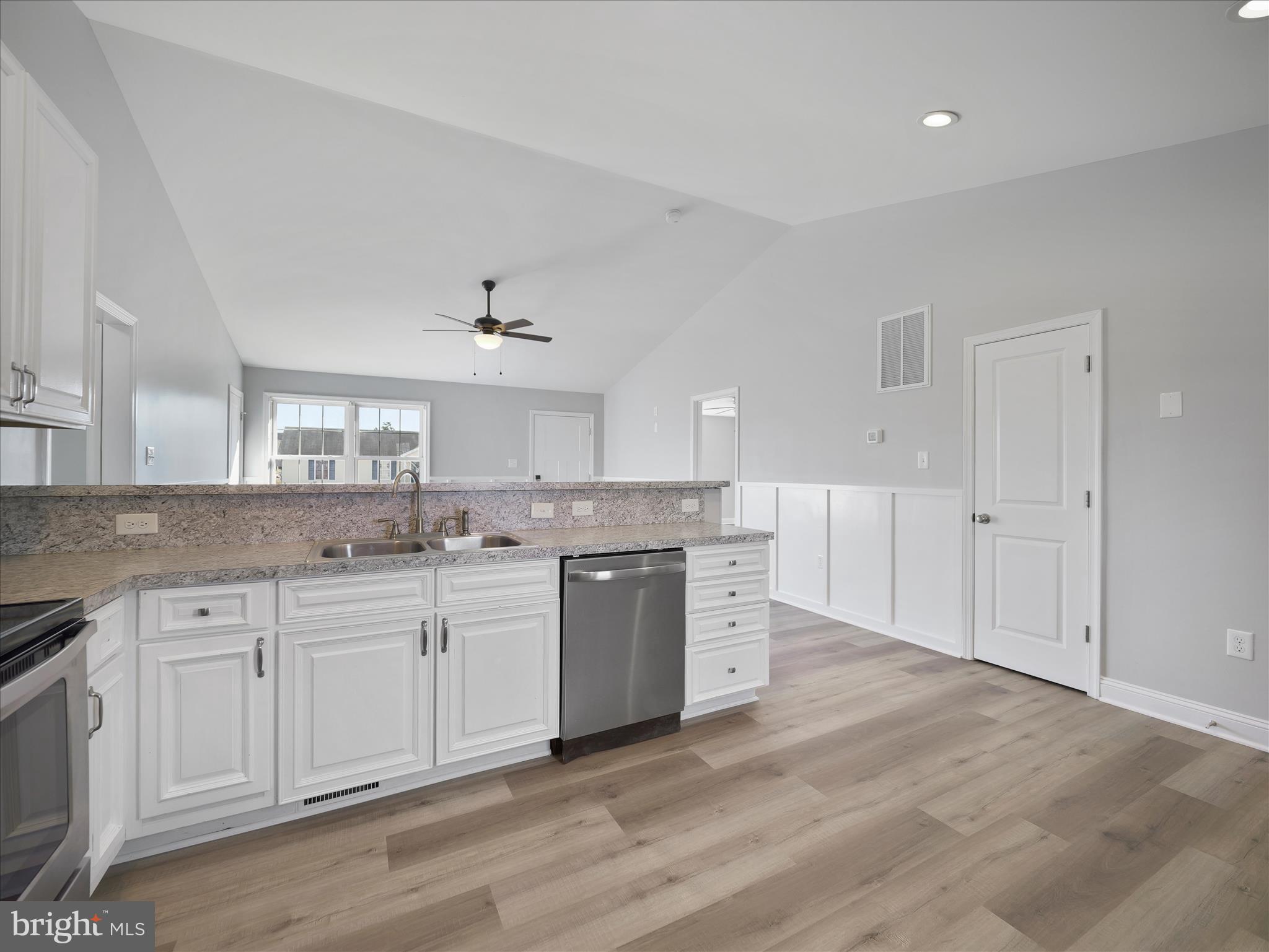 INWOOD VILLAGE - Residential