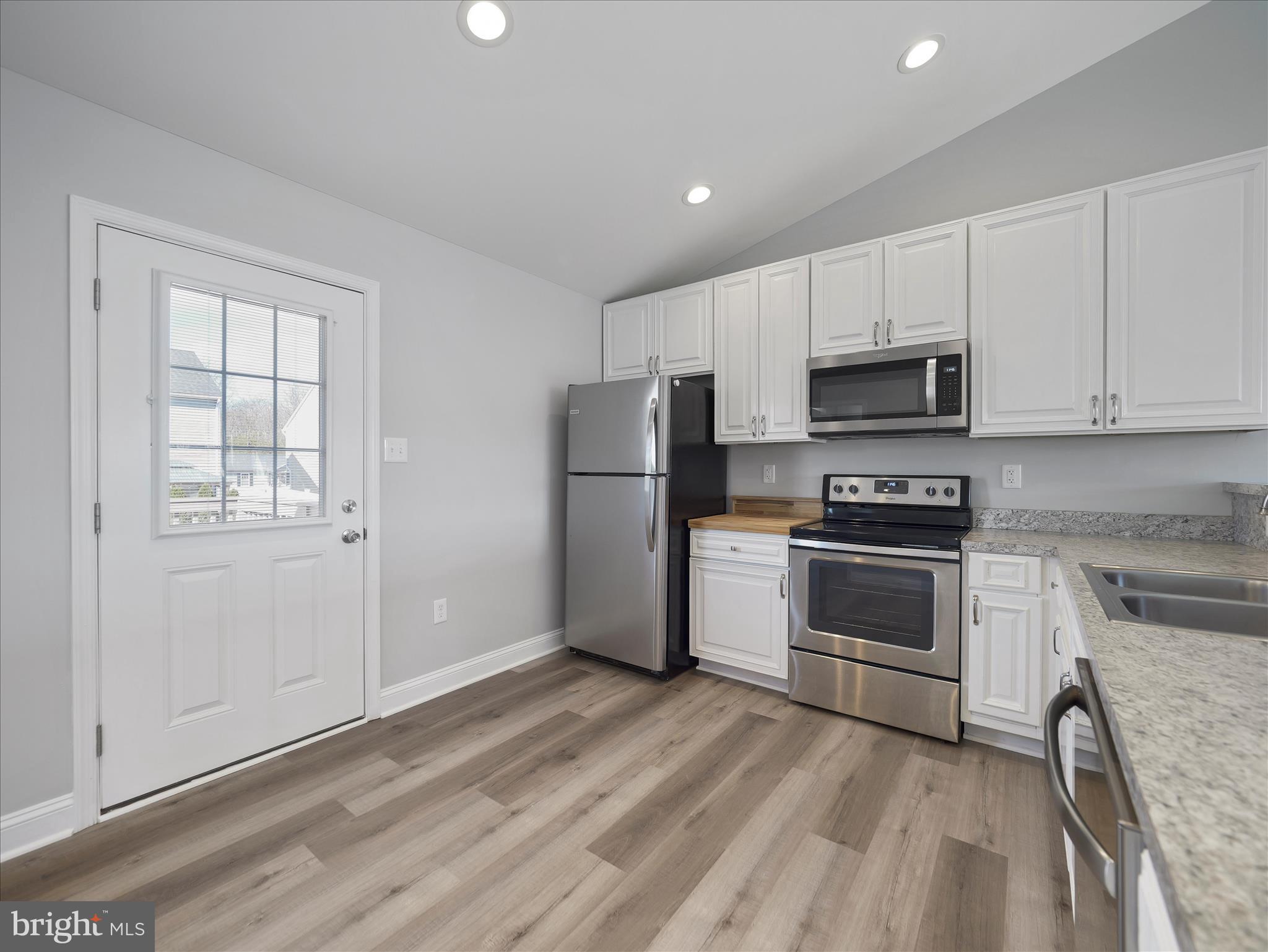 INWOOD VILLAGE - Residential