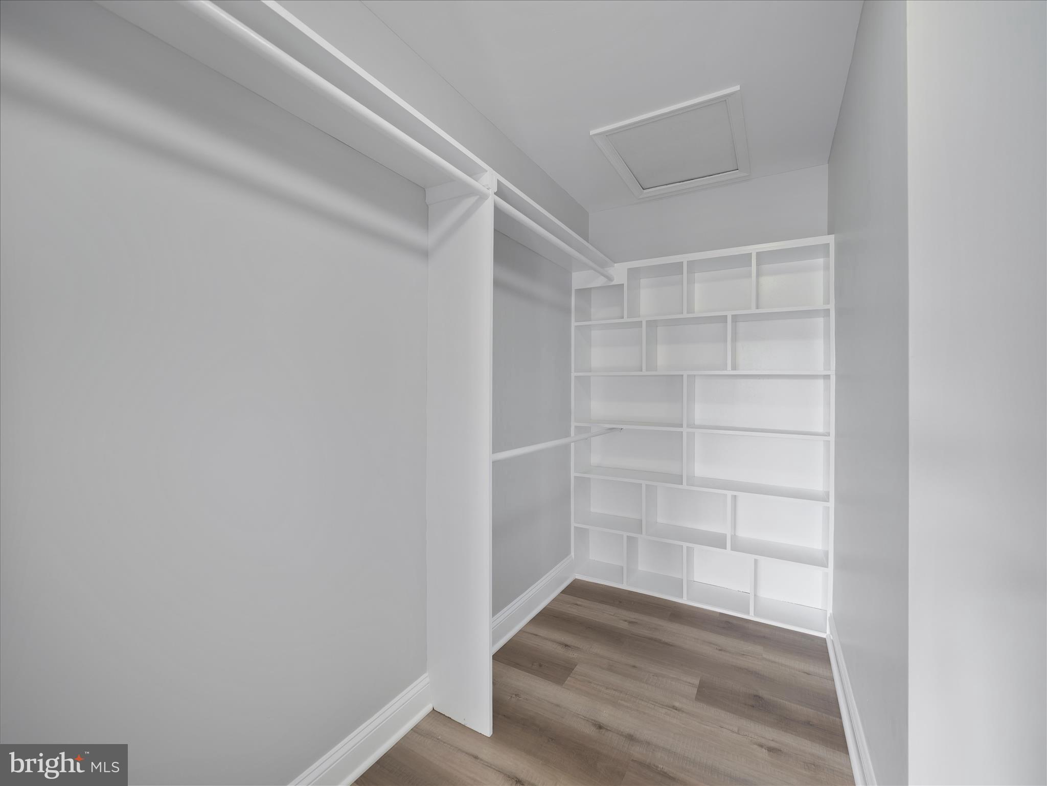 INWOOD VILLAGE - Residential