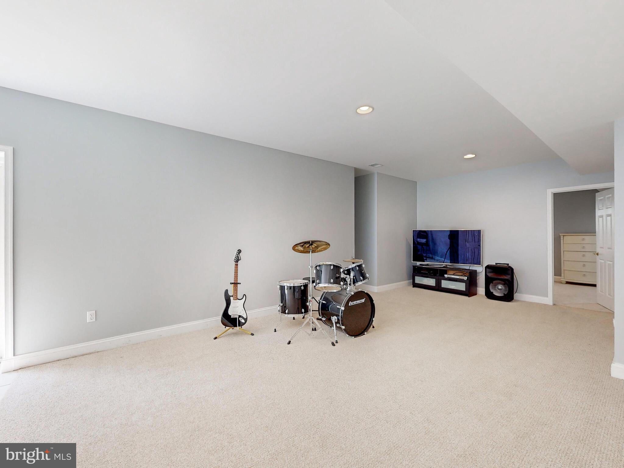 WAVERLY WOODS - Residential