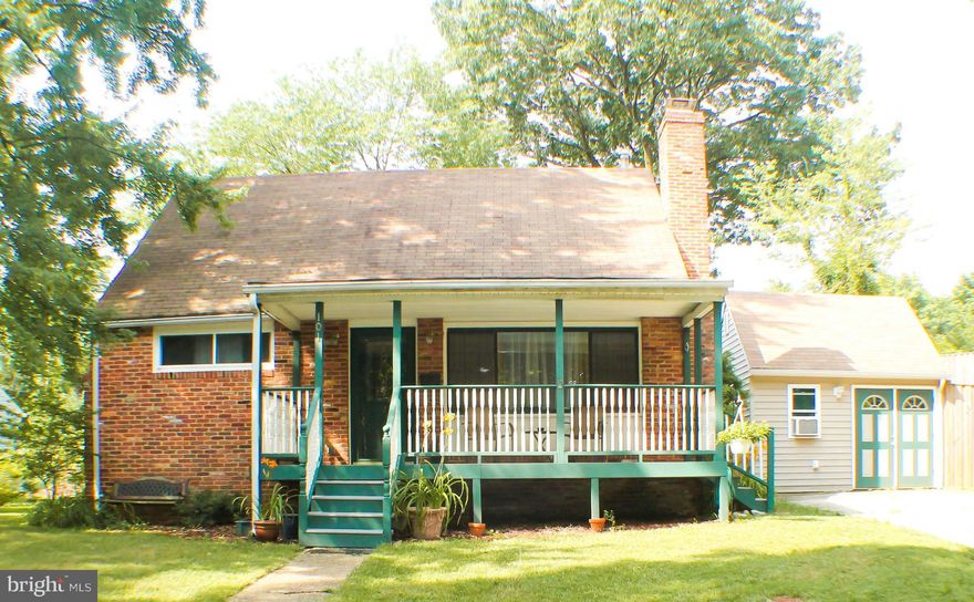 14x14 "Man Cave" "Ladies Hideaway" with heat, a/c and storage loft, let your imagine take over! Enjoy the evening breeze sitting on your front porch, or back screened porch. Chilly nights cozy up to the wood burning stove in the living room, make your favorite gourmet meals in the updated kitchen. Tankless water heater,  7' Privacy fenced backyard and large driveway.  Sits on secluded street