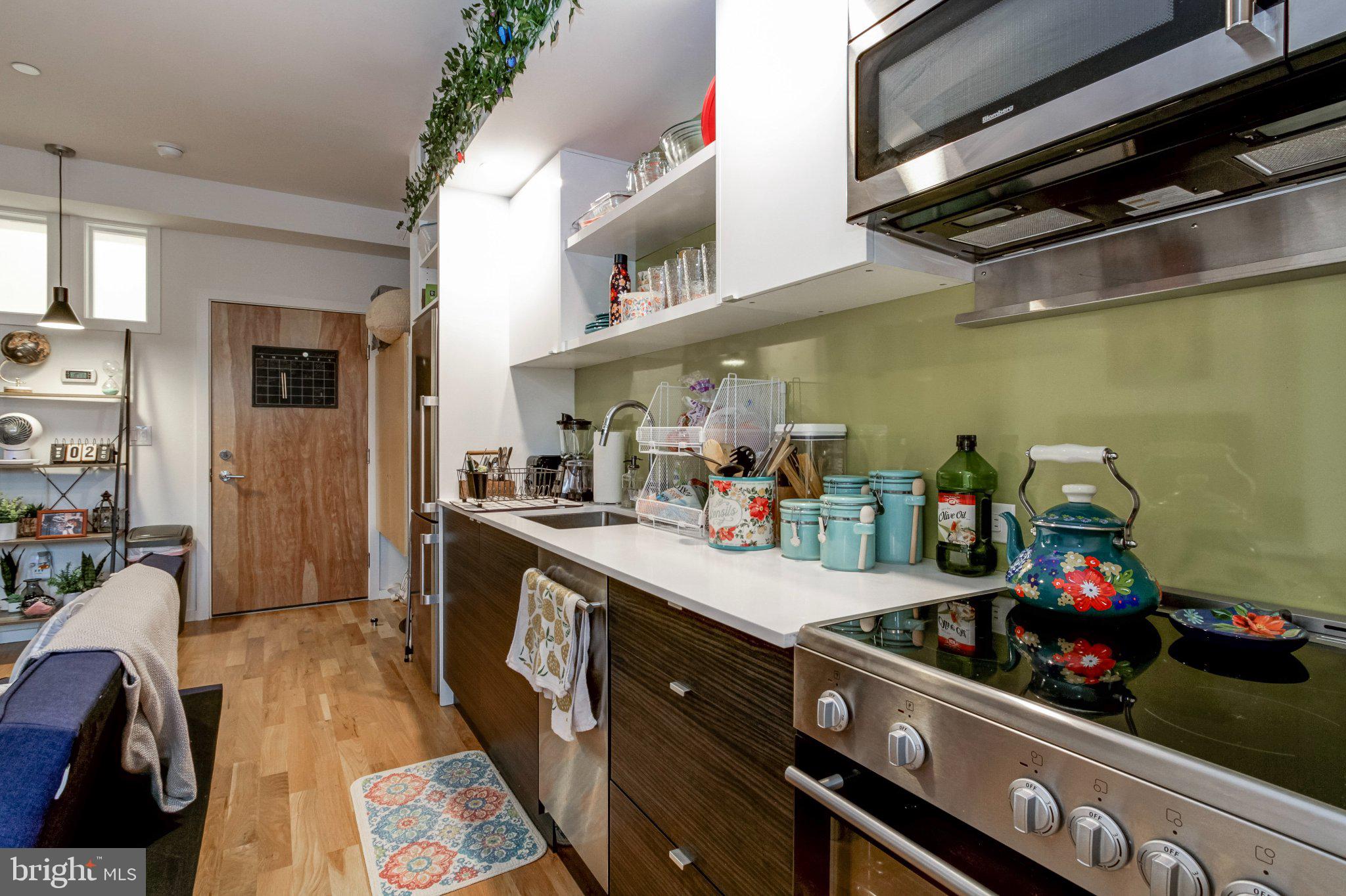 1942 N FRONT STREET 48 408