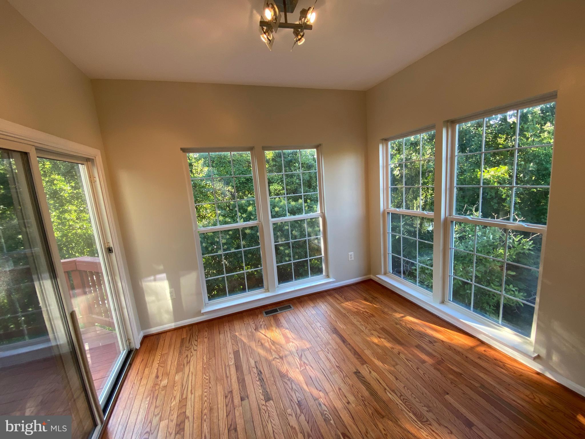 DOMINION STATION CONDOMINIUM - Residential Lease