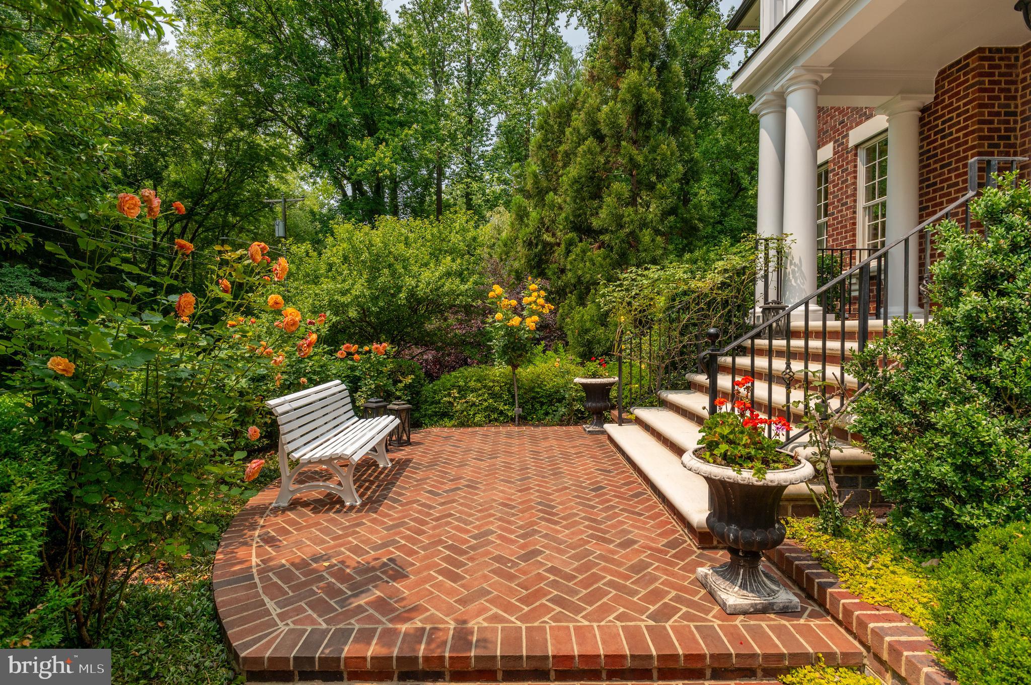 LANGLEY FOREST - Residential